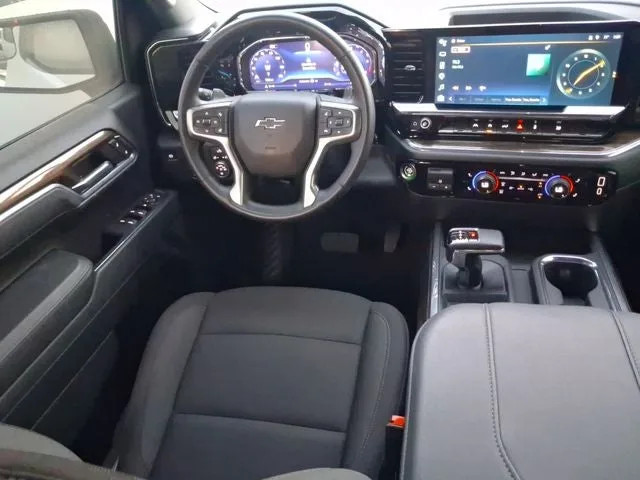 2025 Chevrolet Silverado 1500 RST photo 8