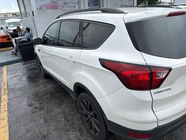 2019 Ford Escape SE photo 7