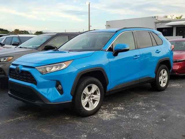 2020 Toyota RAV4 XLE photo 31