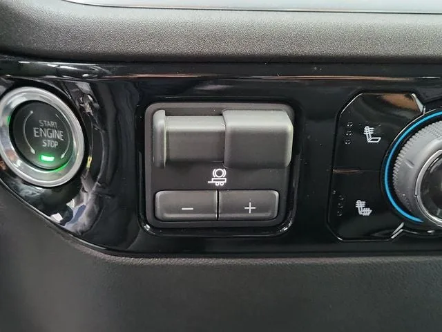 2025 Chevrolet Silverado 1500 RST photo 23