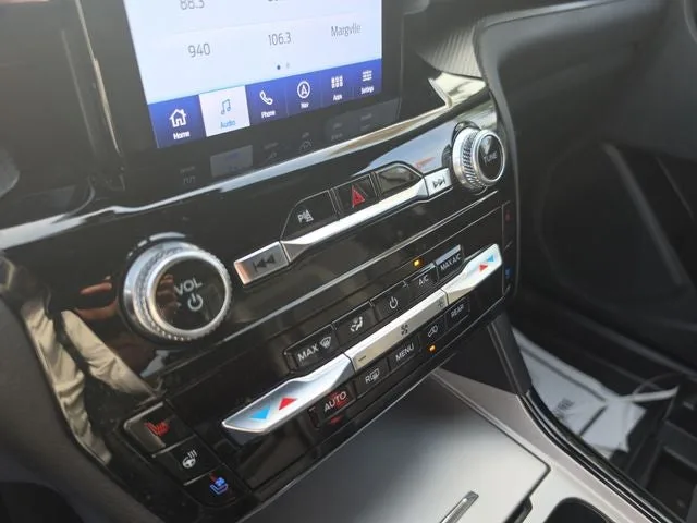2023 Ford Explorer ST photo 20