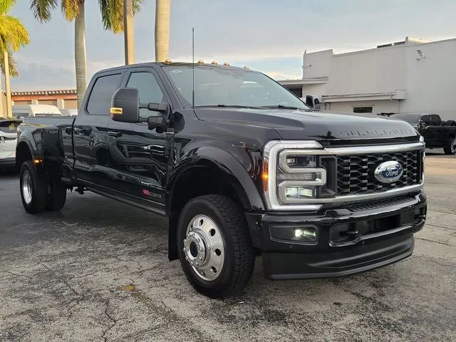 2026 Ford F-450SD Platinum DRW photo 2