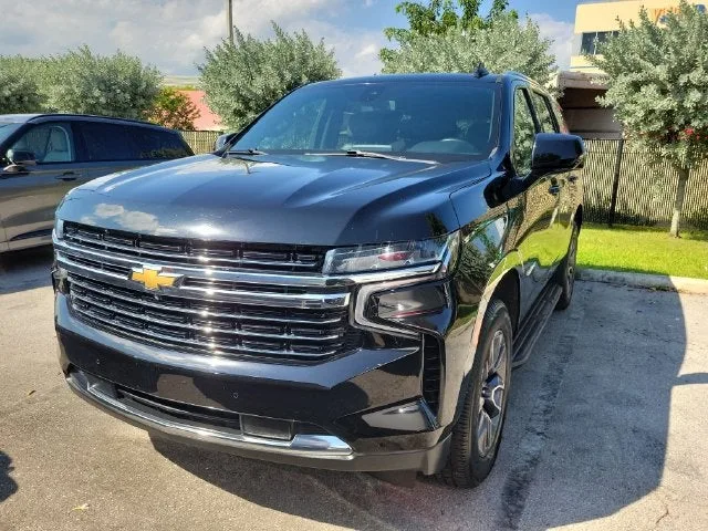 2021 Chevrolet Tahoe LT photo 2