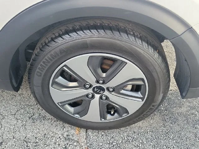 2019 Kia Niro LX photo 7