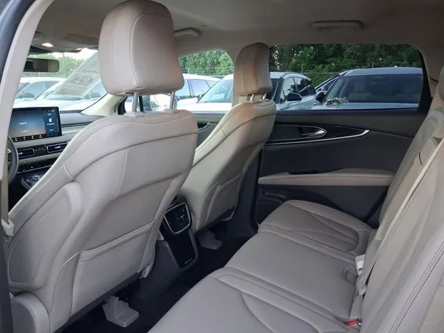 2023 Lincoln Nautilus Standard photo 5