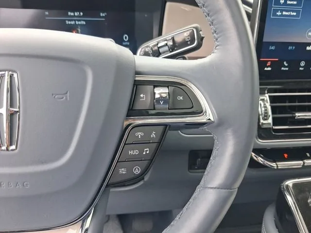 2022 Lincoln Navigator L Black Label photo 17