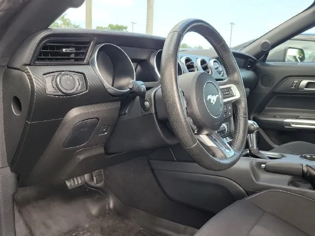 2023 Ford Mustang EcoBoost photo 7