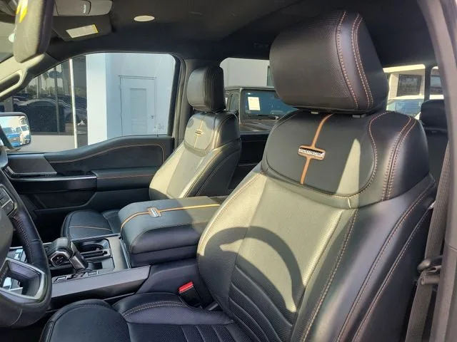 2023 Ford F-150 Platinum photo 11