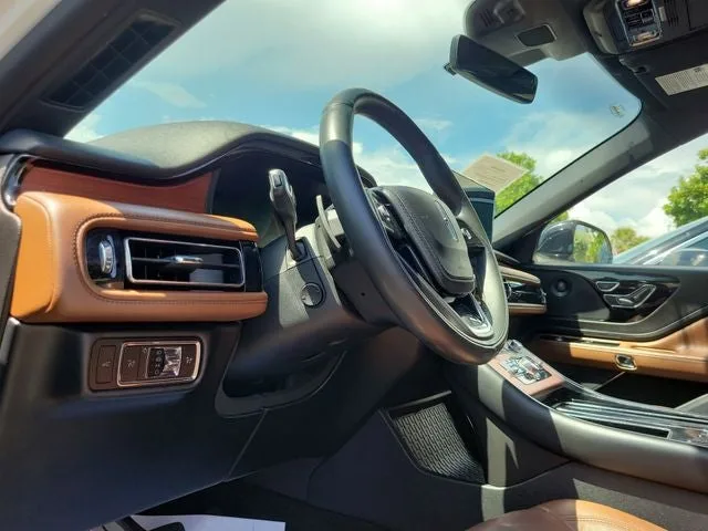 2023 Lincoln Aviator Reserve Premium photo 9