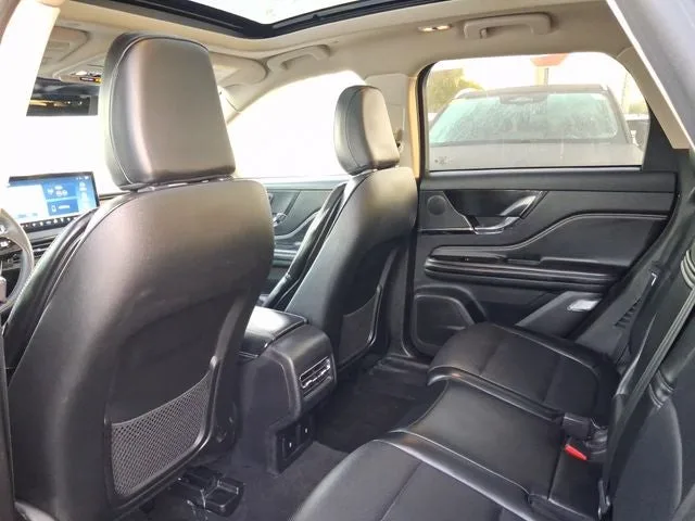 2023 Lincoln Corsair Standard photo 5