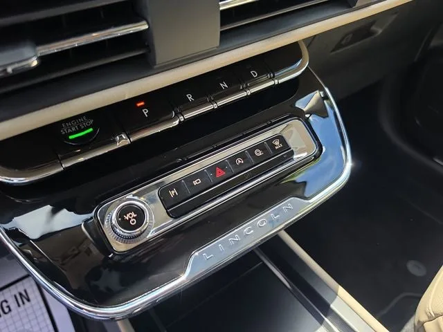 2025 Lincoln Corsair Premiere photo 24