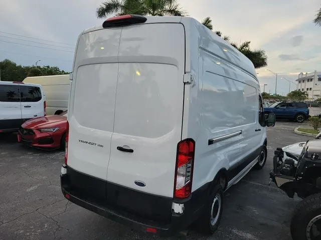 2023 Ford Transit-250 Base photo 4