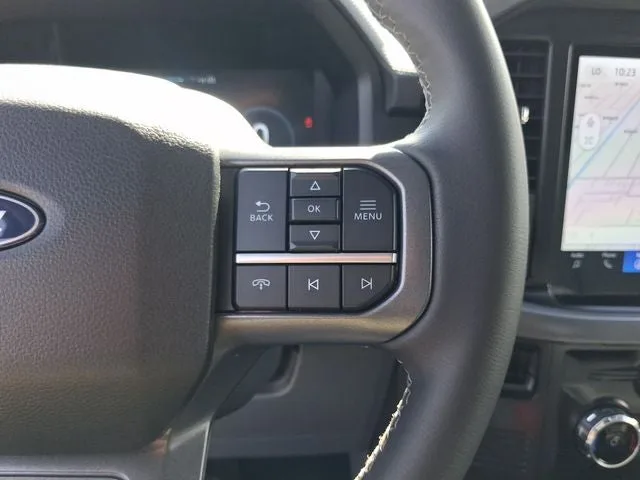 2025 Ford F-150 Lightning XLT photo 18