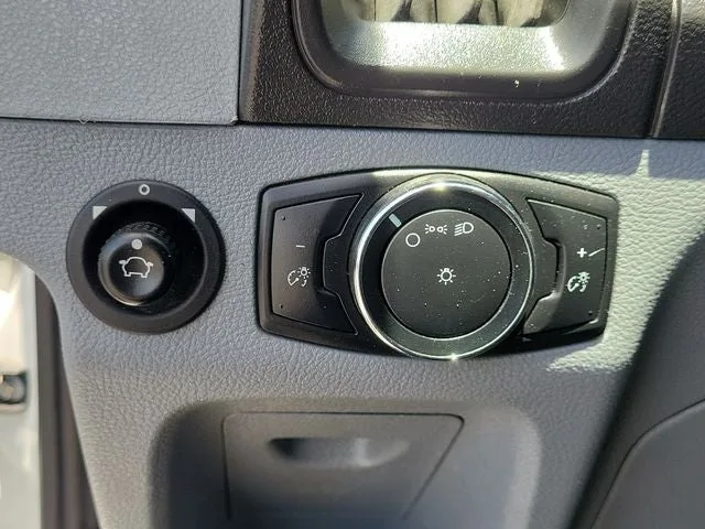 2017 Ford Transit-150 Base photo 19