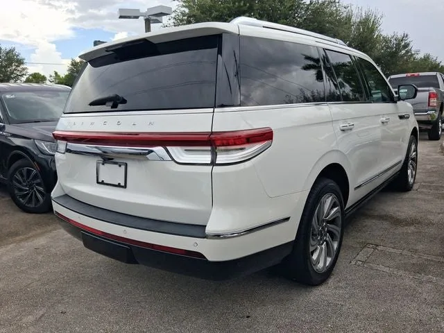 2023 Lincoln Navigator Reserve photo 4