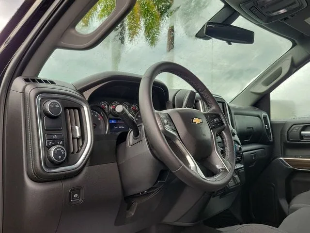 2021 Chevrolet Silverado 1500 LT photo 10