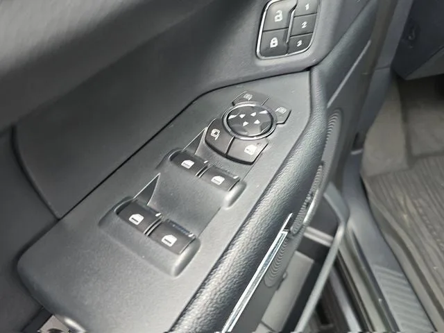 2022 Ford Expedition Limited photo 19