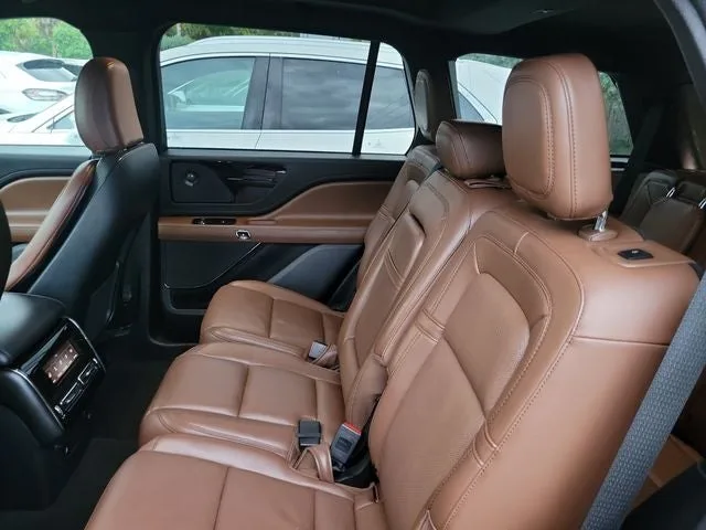2021 Lincoln Aviator Reserve Premium photo 13
