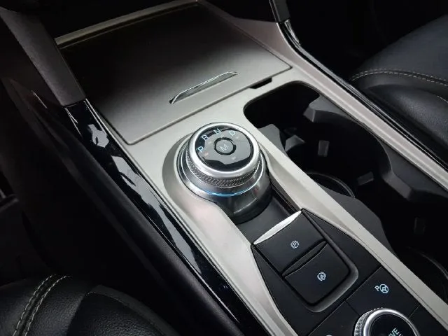 2022 Ford Explorer ST photo 18