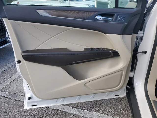 2019 Lincoln MKC Reserve photo 16