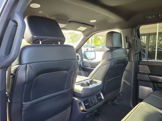 2023 Ford F-150 Platinum photo 12