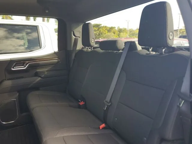 2024 Chevrolet Silverado 1500 RST photo 12