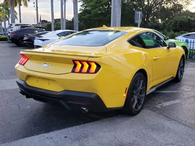 2024 Ford Mustang EcoBoost photo 4