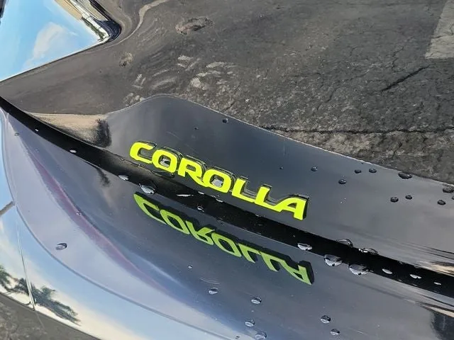 2022 Toyota Corolla Hatchback SE Nightshade Edition photo 7