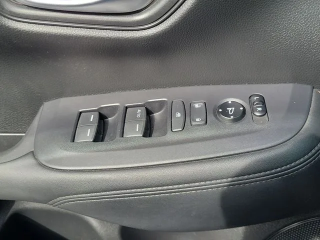 2025 Honda HR-V LX photo 15