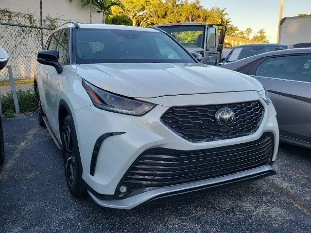 2022 Toyota Highlander XSE photo 2