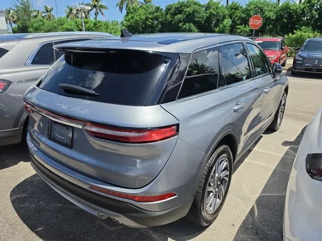 2024 Lincoln Corsair Premiere photo 4