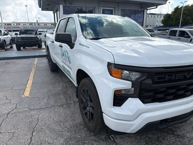 2023 Chevrolet Silverado 1500 Custom photo 3