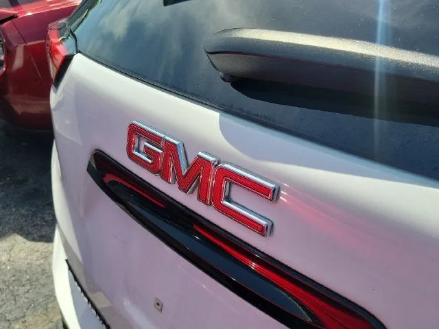 2020 GMC Terrain SLE photo 5