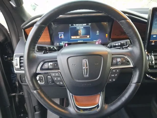 2023 Lincoln Navigator Black Label photo 16