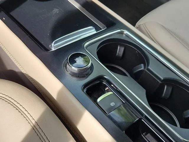 2022 Lincoln Corsair Standard photo 29