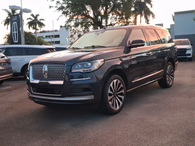 2024 Lincoln Navigator Reserve photo 2