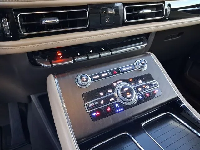 2022 Lincoln Aviator Reserve Premium photo 21
