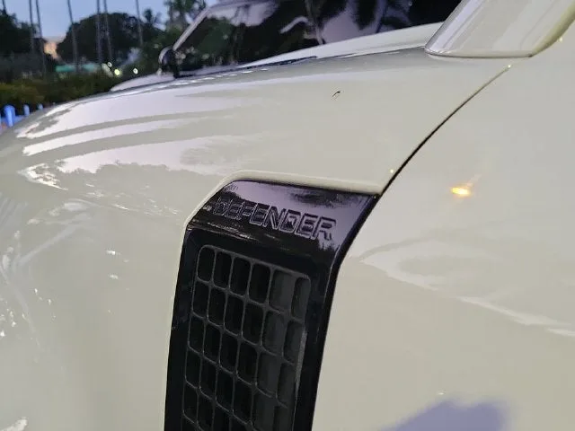 2023 Land Rover Defender 90 S photo 8
