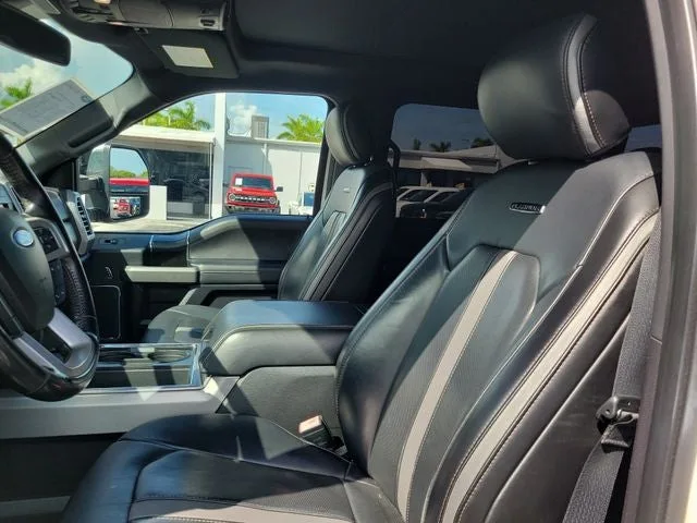 2018 Ford F-250SD Platinum photo 14