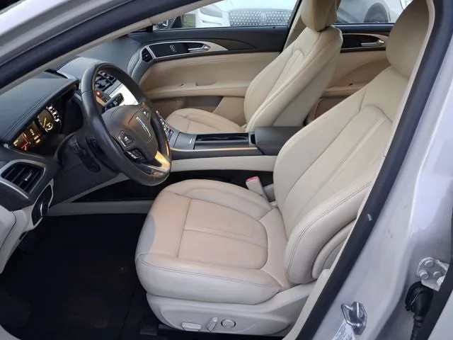 2019 Lincoln MKZ Reserve photo 11