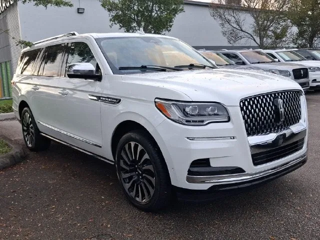 2023 Lincoln Navigator L Black Label photo 21