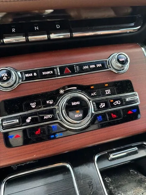 2022 Lincoln Aviator Reserve Premium photo 7