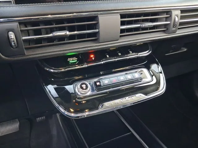 2023 Lincoln Corsair Standard photo 21