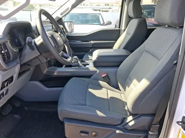 2025 Ford F-150 Lightning XLT photo 12
