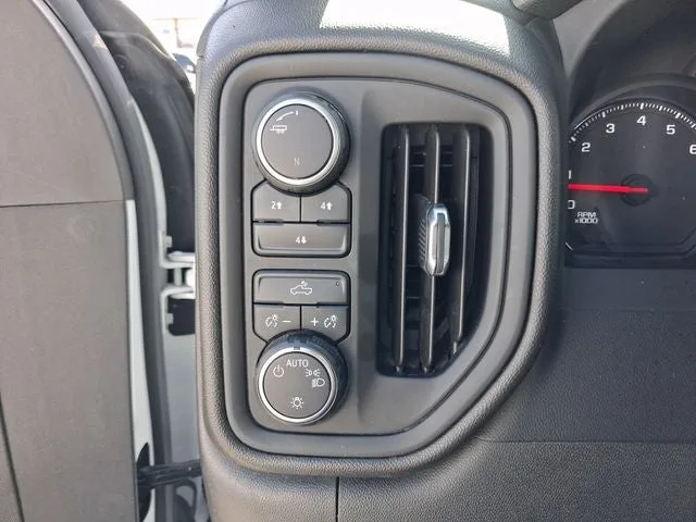 2022 Chevrolet Silverado 2500HD Custom photo 20