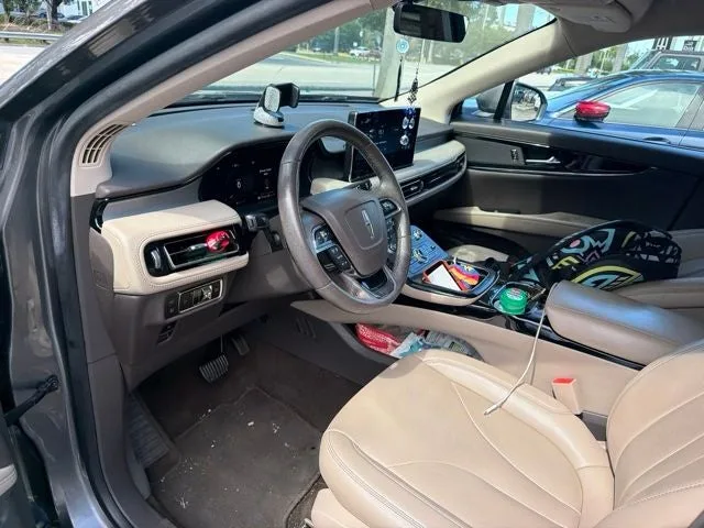2023 Lincoln Nautilus Standard photo 3