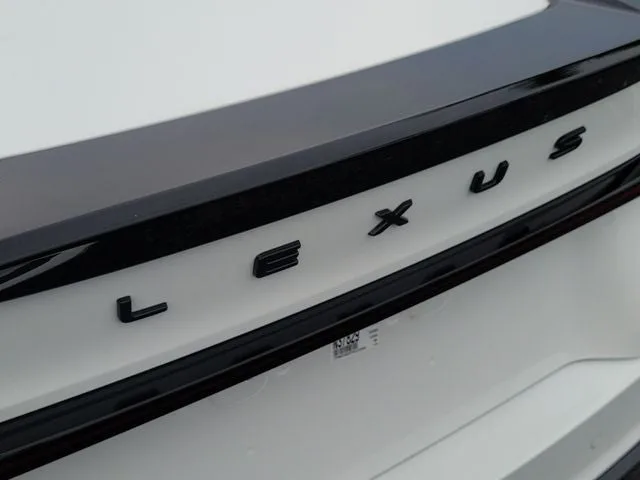 2026 Lexus IS 350 F SPORT photo 5