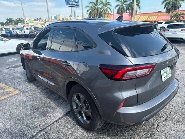 2023 Ford Escape ST-Line photo 6