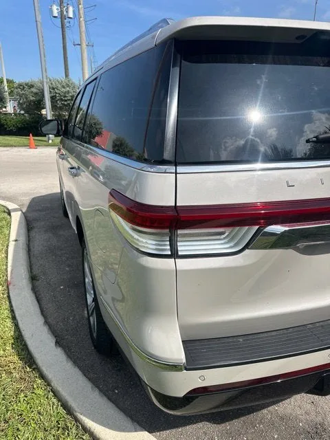 2024 Lincoln Navigator Premiere photo 10