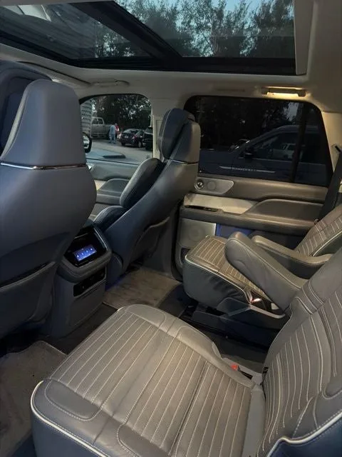 2022 Lincoln Navigator L Black Label photo 6